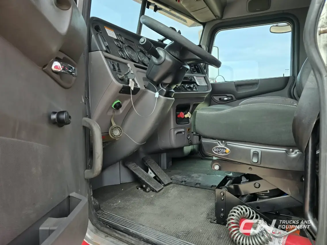 2014 Peterbilt 384