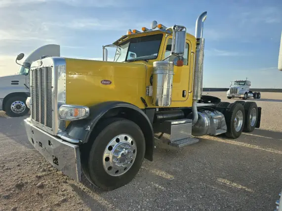 2008 Peterbilt 388 Day Cab
